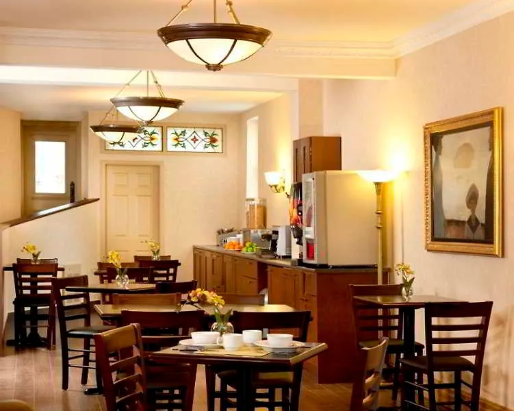 Hotel Chateau Bellevue Quebec City