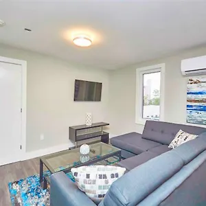  Hébergement de vacances Luxury Boutique Two Bedroom 3a Canada