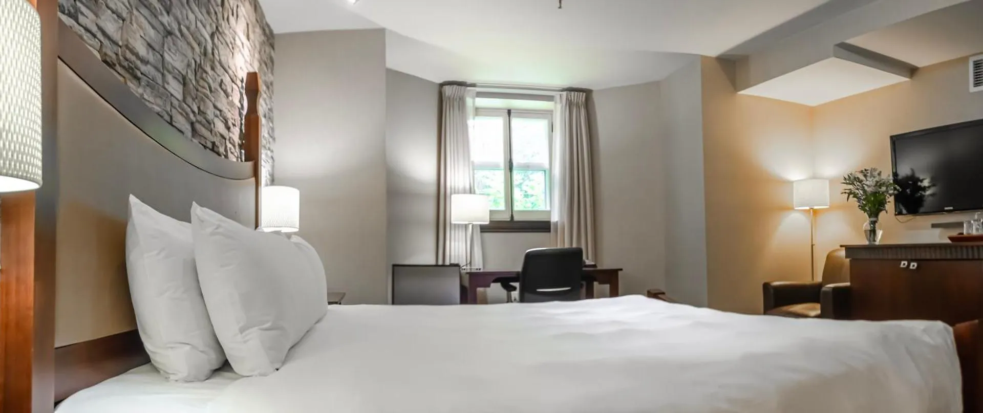 Hotel Chateau Bellevue Quebec City Canada